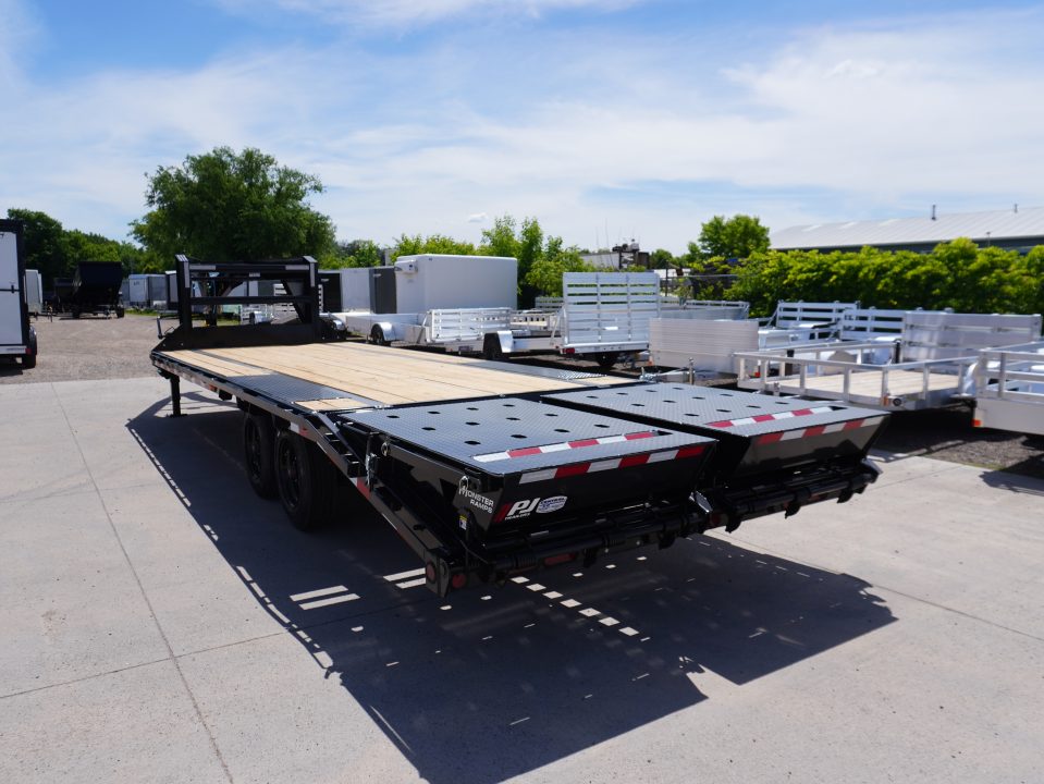 New 2027 PJ Trailers LQ 25ft Gooseneck Trailer
