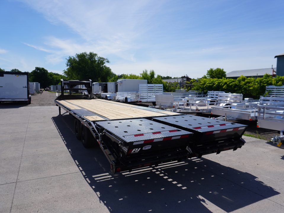 New 2027 PJ Trailers LQ 32ft Gooseneck Bodies