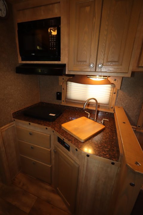 Used 2015 Featherlite Trailers 3 Horse LQ Trailer