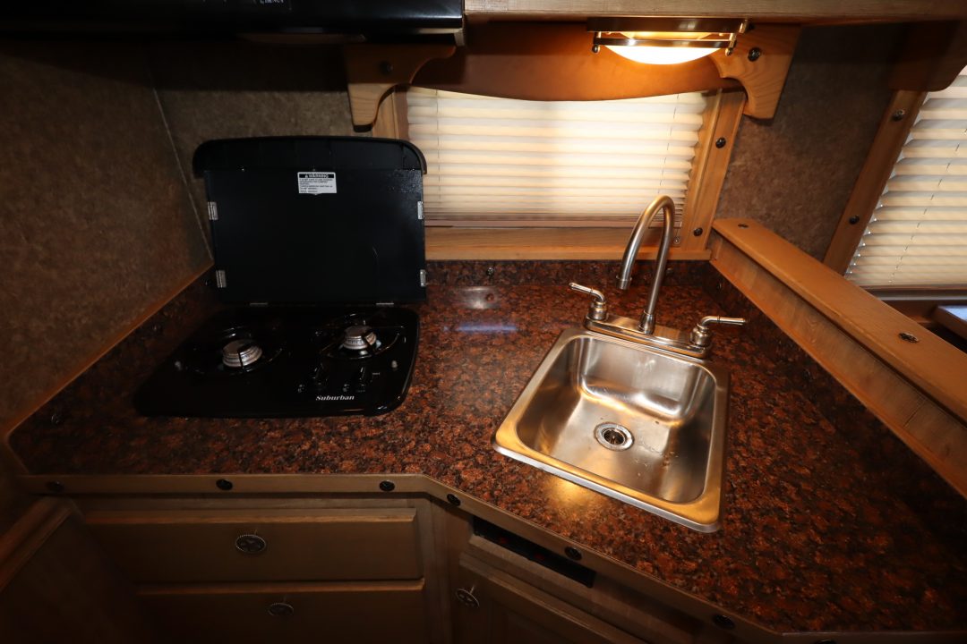 Used 2015 Featherlite Trailers 3 Horse LQ Trailer