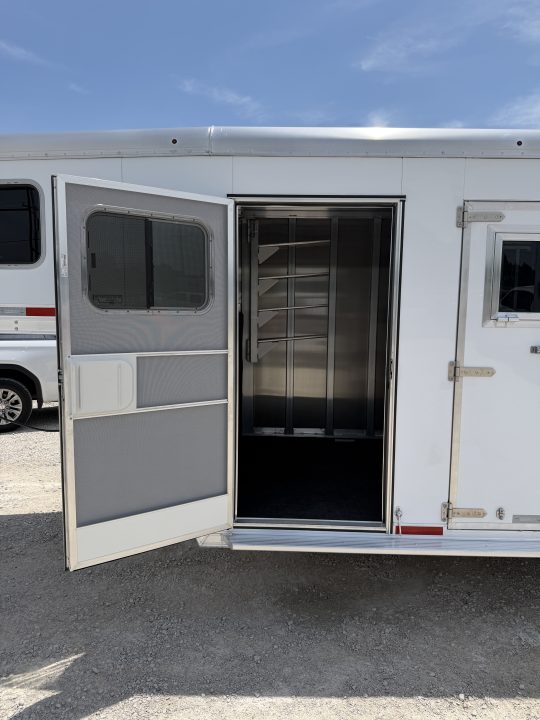 New 2026 Featherlite 6 Horse Gooseneck Horse Trailer