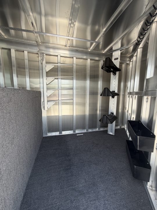 New 2026 Featherlite 6 Horse Gooseneck Horse Trailer