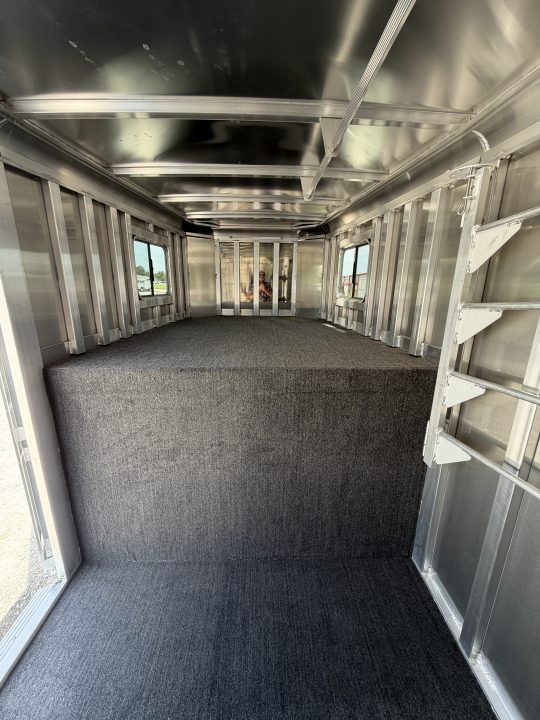 New 2026 Featherlite 6 Horse Gooseneck Horse Trailer