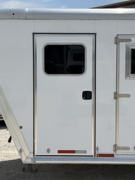 New 2026 Featherlite 6 Horse Gooseneck Horse Trailer