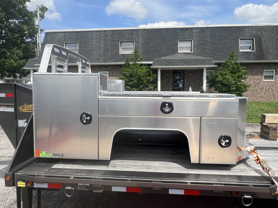 New 2026 Martin Truck Gooseneck Service Body 84" x 100" Truck Bed