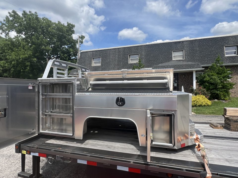 New 2026 Martin Truck Gooseneck Service Body 84" x 100" Truck Bed