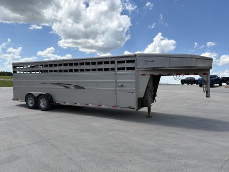 Used 2002 Titan Trailer Classic 24 ft Titan Livestock Trailer Stock / Stock Combo Trailer
