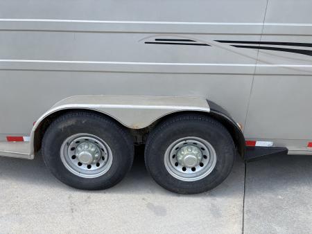 Used 2002 Titan Trailer Classic 24 ft Titan Livestock Trailer Stock / Stock Combo Trailer