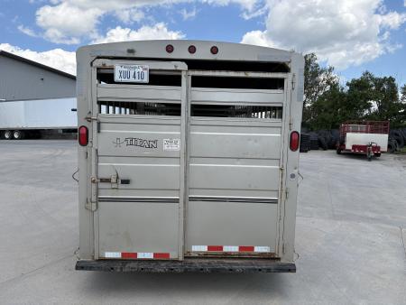 Used 2002 Titan Trailer Classic 24 ft Titan Livestock Trailer Stock / Stock Combo Trailer