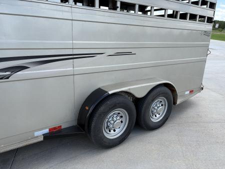 Used 2002 Titan Trailer Classic 24 ft Titan Livestock Trailer Stock / Stock Combo Trailer