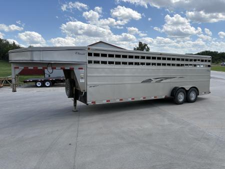 Used 2002 Titan Trailer Classic 24 ft Titan Livestock Trailer Stock / Stock Combo Trailer