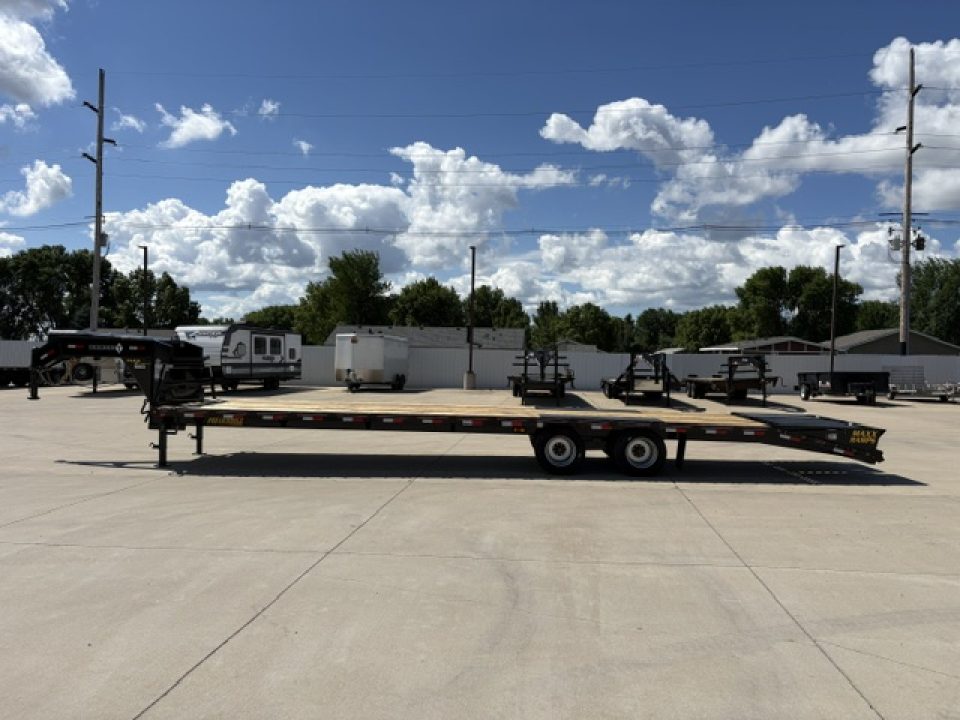 New 2026 Diamond T DTF259 Flatbed Trailer