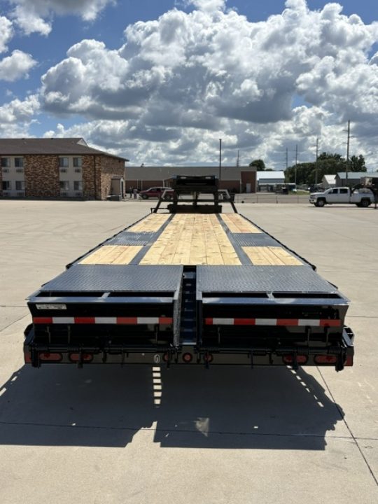New 2026 Diamond T DTF259 Flatbed Trailer