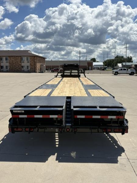 New 2026 Diamond T DTF259 Flatbed Trailer