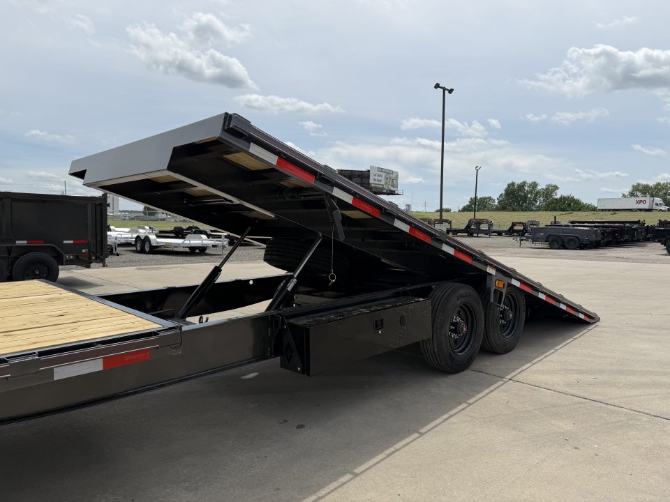 New 2026 Diamond C Trailers DET210 102 X 24 Deckover Trailer