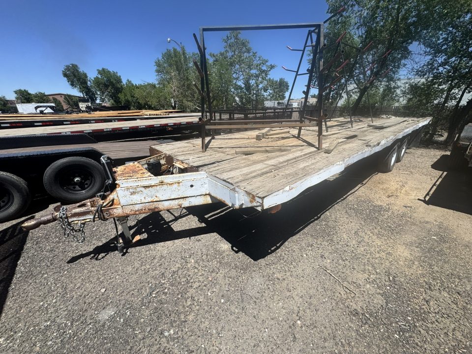 Used 1984 Other 8.5-26 Deckover Equipment Hauler