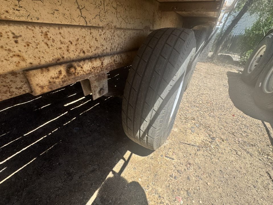 Used 1984 Other 8.5-26 Deckover Equipment Hauler
