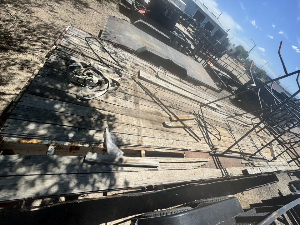 Used 1984 Other 8.5-26 Deckover Equipment Hauler