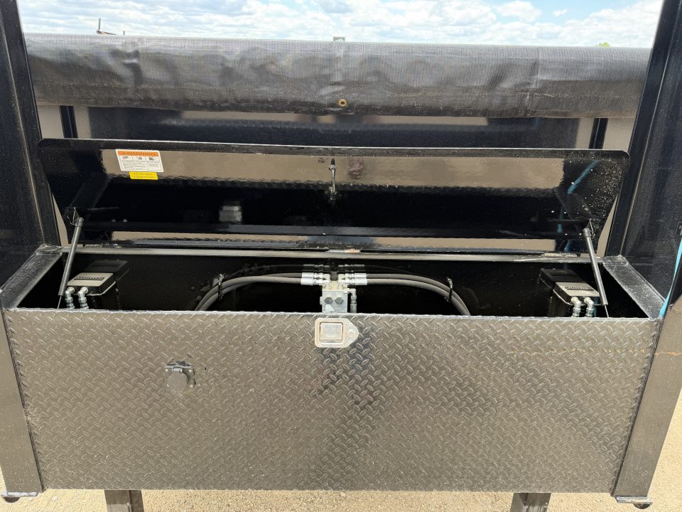 New 2026 PJ Trailers DE Low Pro GN Dump Dump Trailer