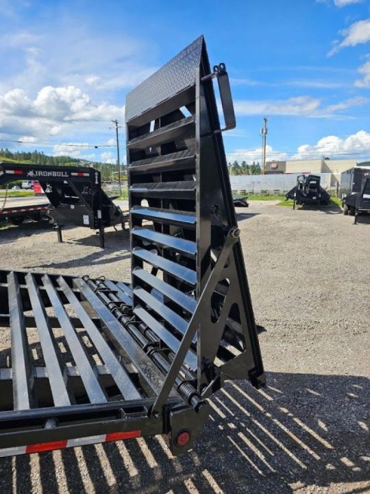 New 2027 Iron Bull 25' 21k Deckover Equipment Trailer