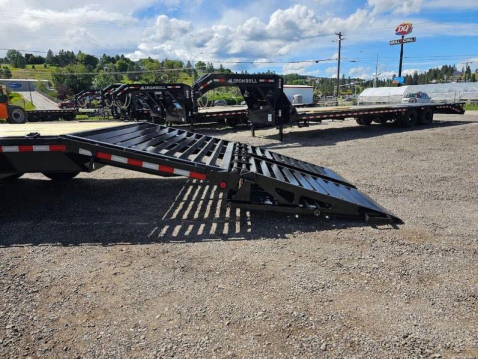 New 2027 Iron Bull 25' 21k Deckover Equipment Trailer