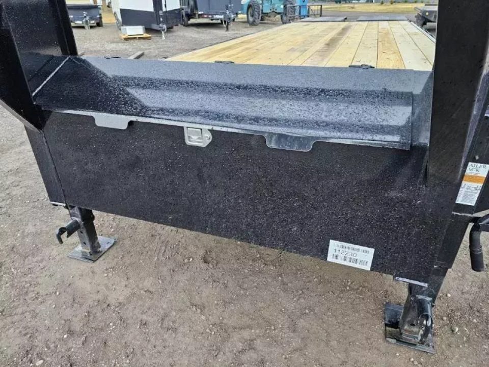 New 2027 Iron Bull 28' 21k Deckover Gooseneck Trailer