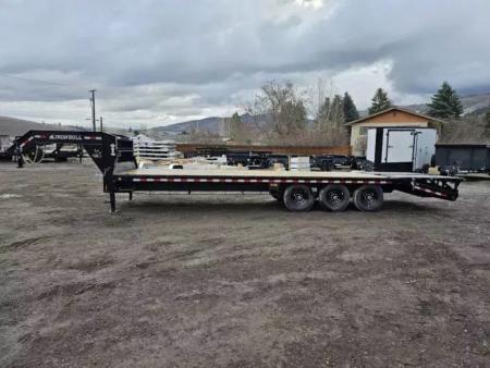 New 2027 Iron Bull 28' 21k Deckover Gooseneck Trailer