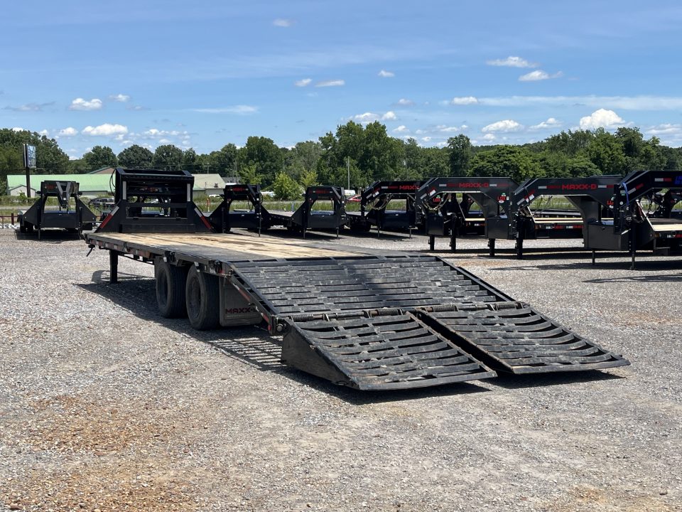 Used 2024 MAXXD 102"X28' 30K Gooseneck Flatbed Trailer