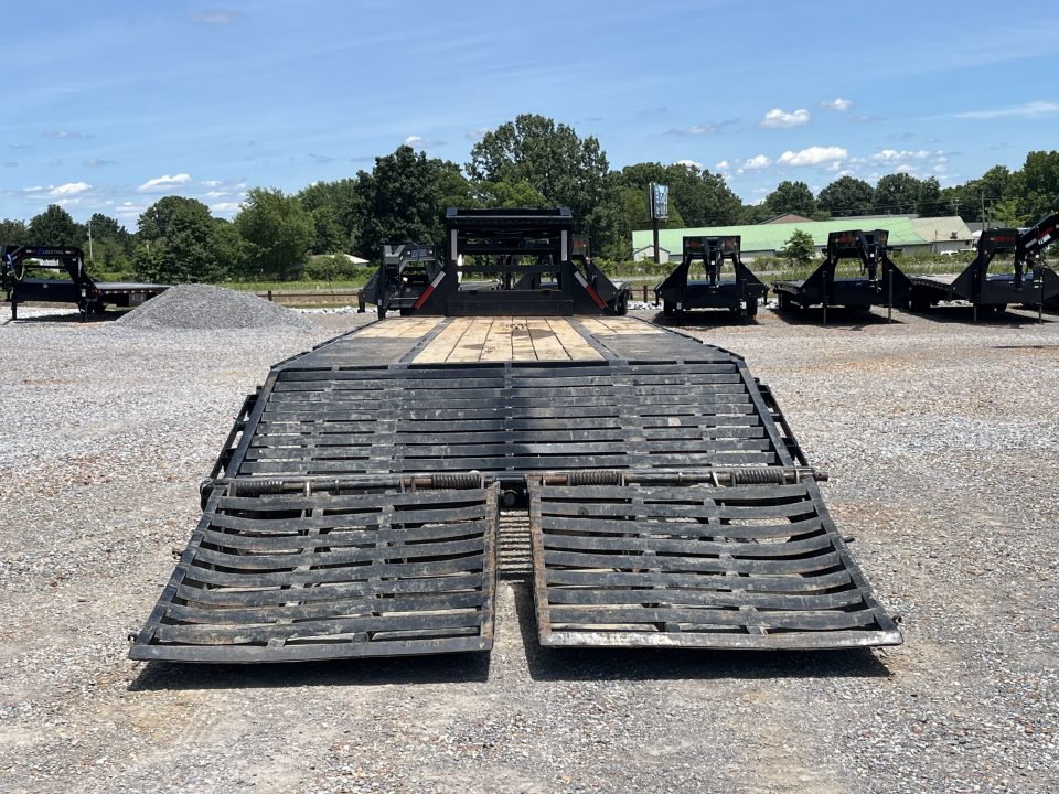 Used 2024 MAXXD 102"X28' 30K Gooseneck Flatbed Trailer
