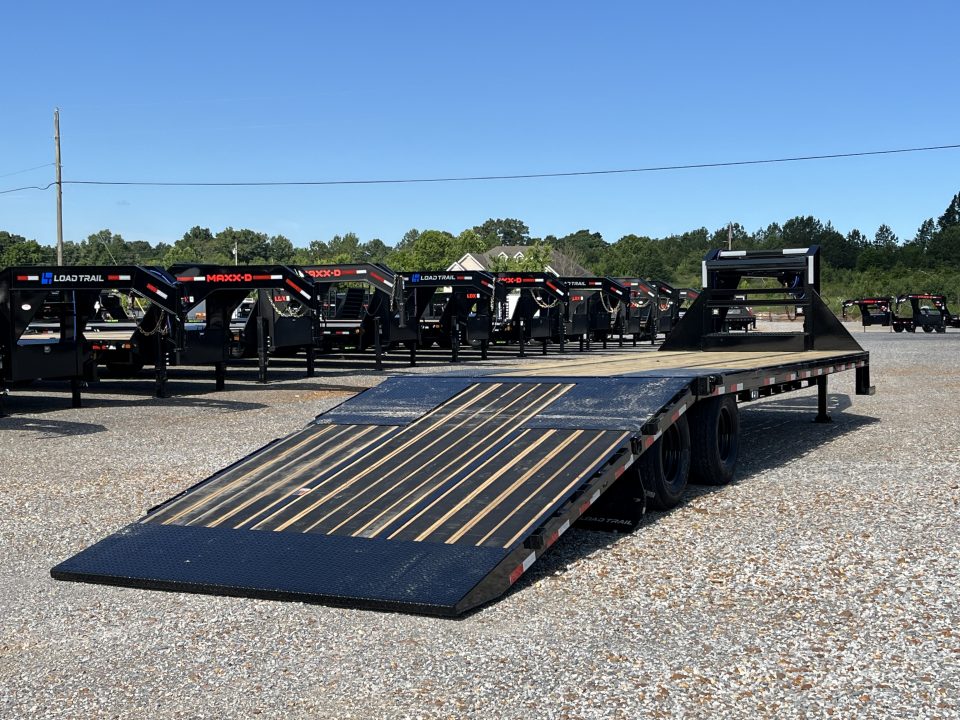 New 2026 Load Trail Gooseneck Hyd Dovetail Trailer | 102" x 32' 25.9K GVWR