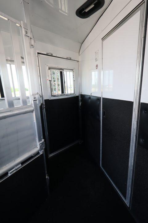 Used 2018 Merhow Trailers 4 Place LQ Bunk Horse Trailer