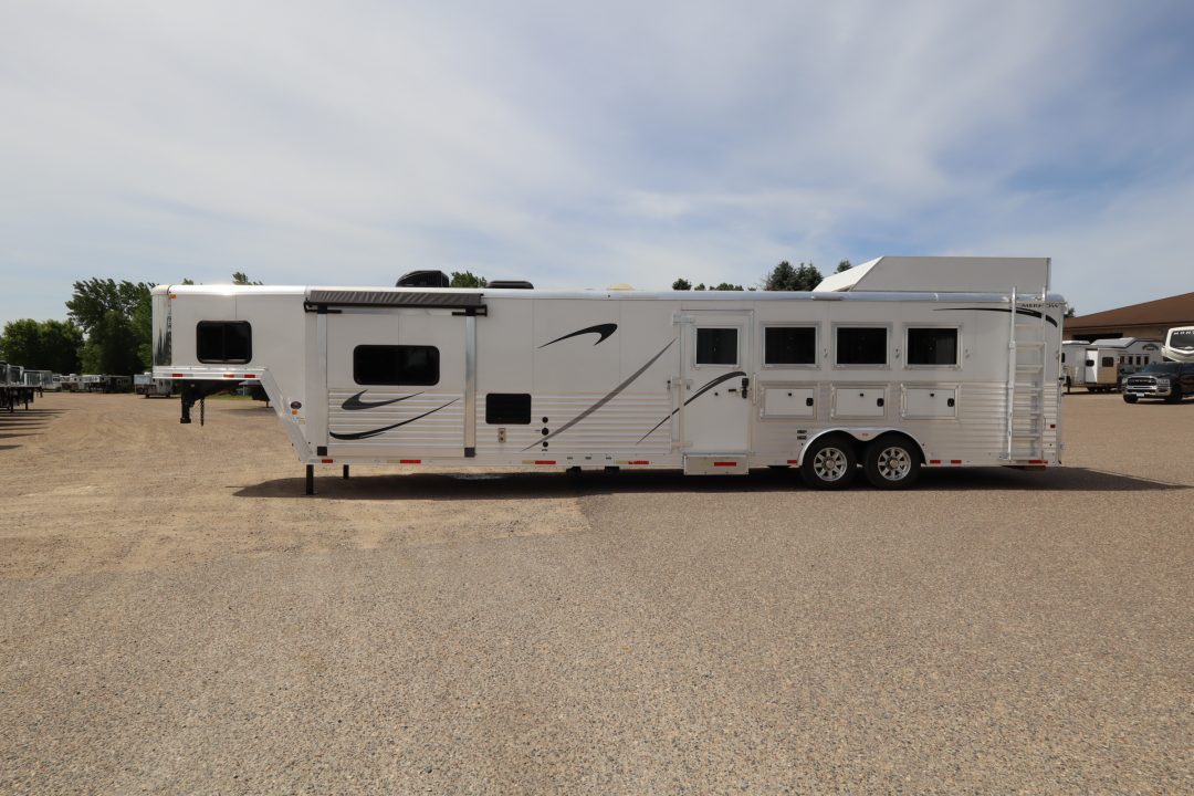 Used 2018 Merhow Trailers 4 Place LQ Bunk Horse Trailer