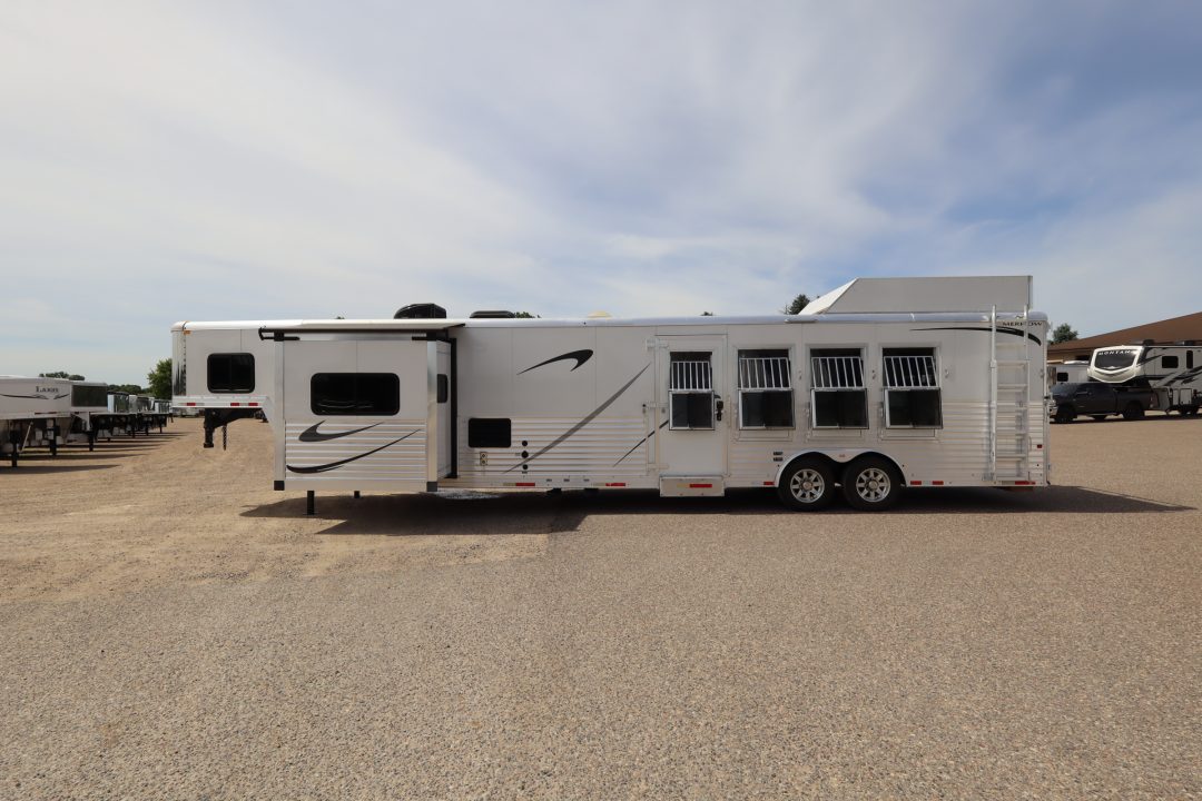 Used 2018 Merhow Trailers 4 Place LQ Bunk Horse Trailer