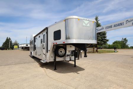 Used 2018 Merhow Trailers 4 Place LQ Bunk Horse Trailer