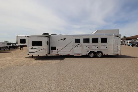 Used 2018 Merhow Trailers 4 Place LQ Bunk Horse Trailer