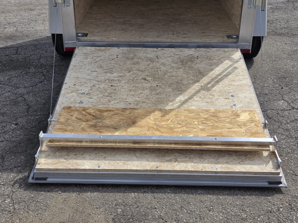 New 5 X 8 CARGO ENCLOSED ALL ALUMINUM REAR RAMP DOOR LIGHTNING 2027 SINGLE AXLE