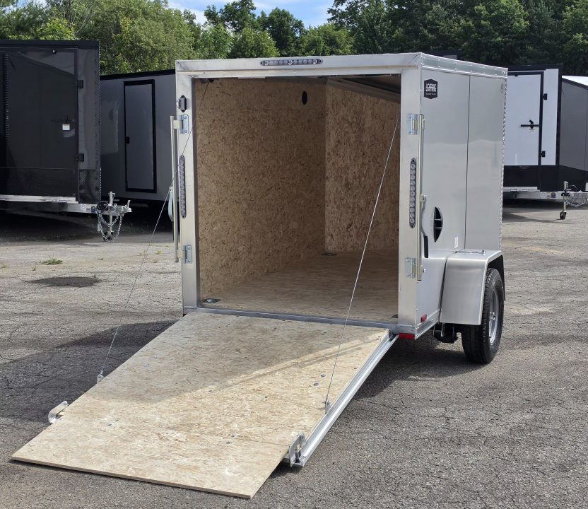 New 5 X 8 CARGO ENCLOSED ALL ALUMINUM REAR RAMP DOOR LIGHTNING 2027 SINGLE AXLE