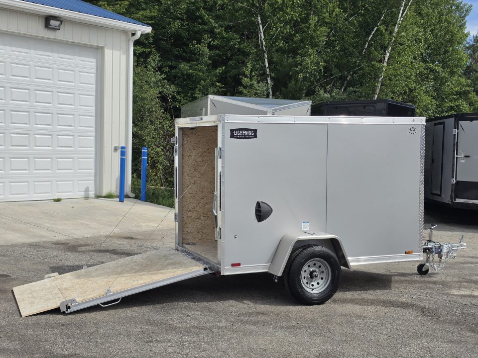 New 5 X 8 CARGO ENCLOSED ALL ALUMINUM REAR RAMP DOOR LIGHTNING 2027 SINGLE AXLE