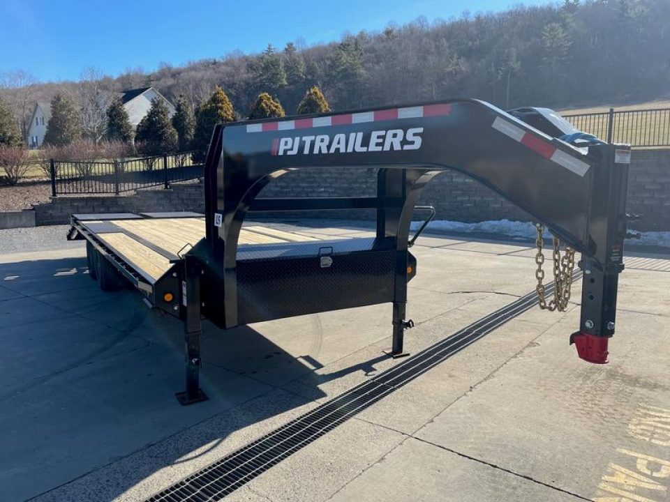 New PJ 25' Low-Pro Gooseneck w/Monster Ramps