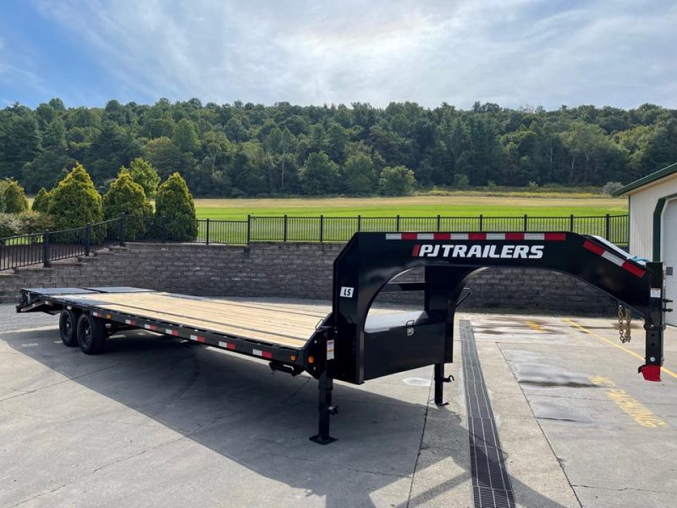 New PJ 30' Low-Pro Gooseneck w/Monster Ramps