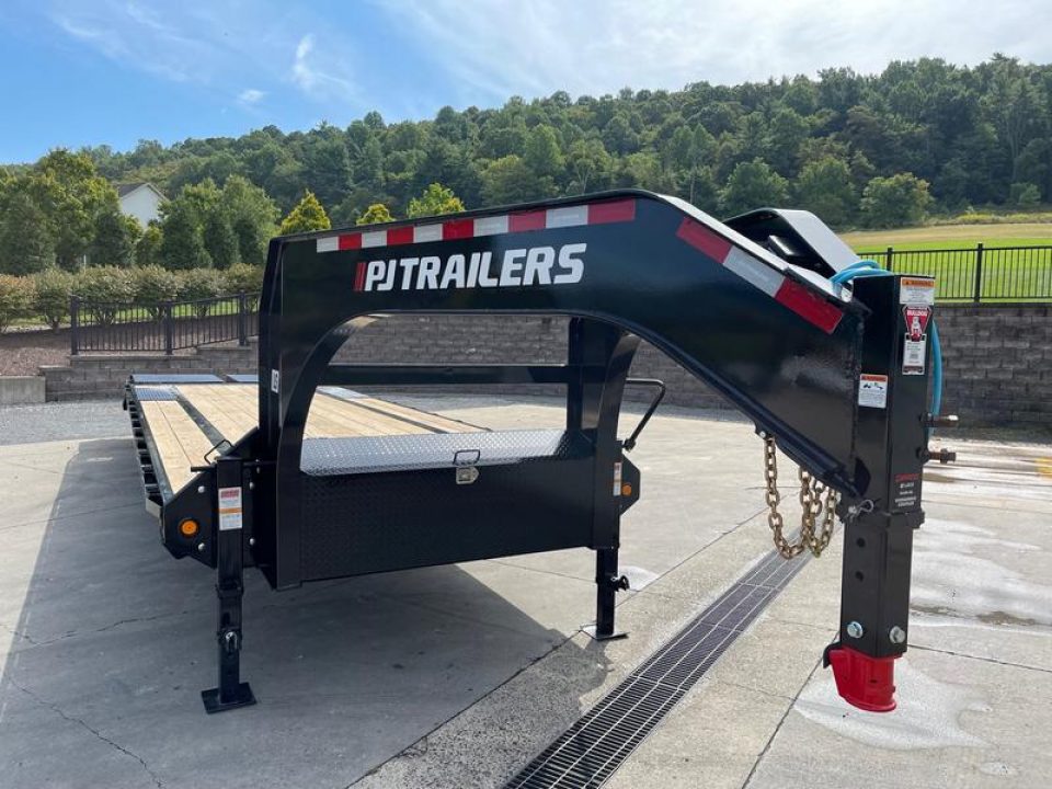 New PJ 30' Low-Pro Gooseneck w/Monster Ramps