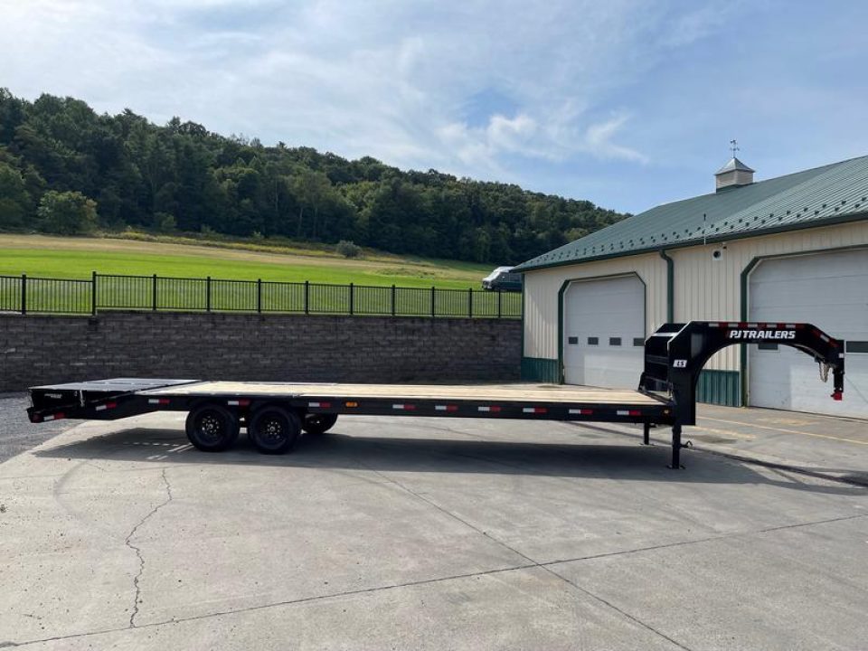 New PJ 30' Low-Pro Gooseneck w/Monster Ramps