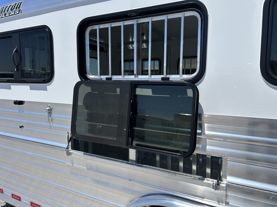 New 2027 Cimarron Showstar 752 Gooseneck Pen System