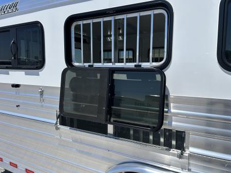 New 2027 Cimarron Showstar 752 Gooseneck Pen System