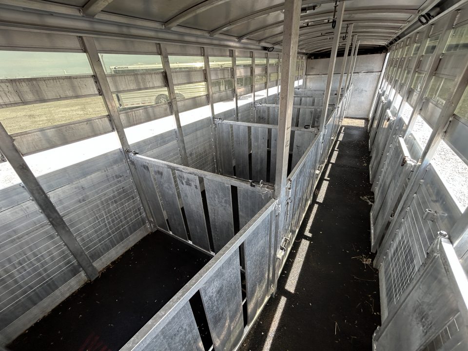 Used 2007 Integrity 12 Pen Stock