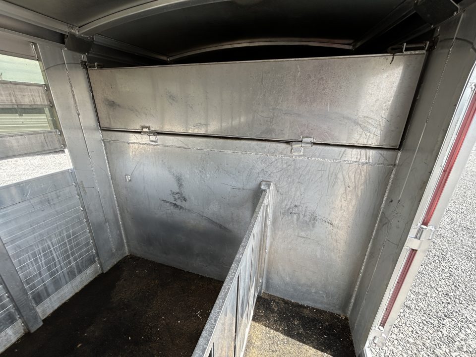 Used 2007 Integrity 12 Pen Stock