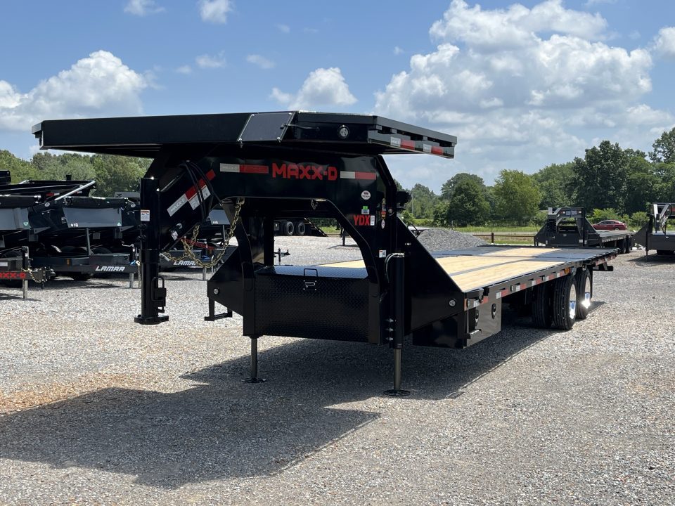 New 2027 MAXXD 102"X32' 30K Hydraulic Dovetail Gooseneck Trailer