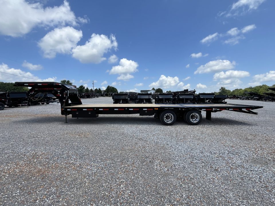 New 2027 MAXXD 102"X32' 30K Hydraulic Dovetail Gooseneck Trailer