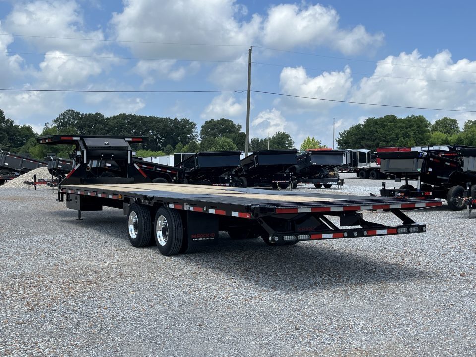 New 2027 MAXXD 102"X32' 30K Hydraulic Dovetail Gooseneck Trailer