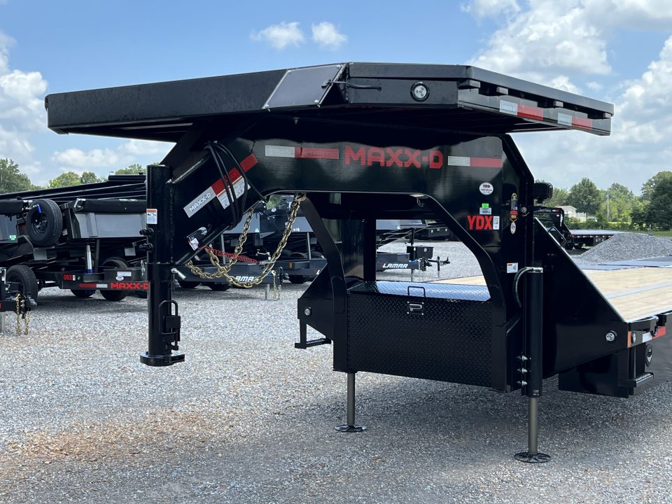 New 2027 MAXXD 102"X32' 30K Hydraulic Dovetail Gooseneck Trailer